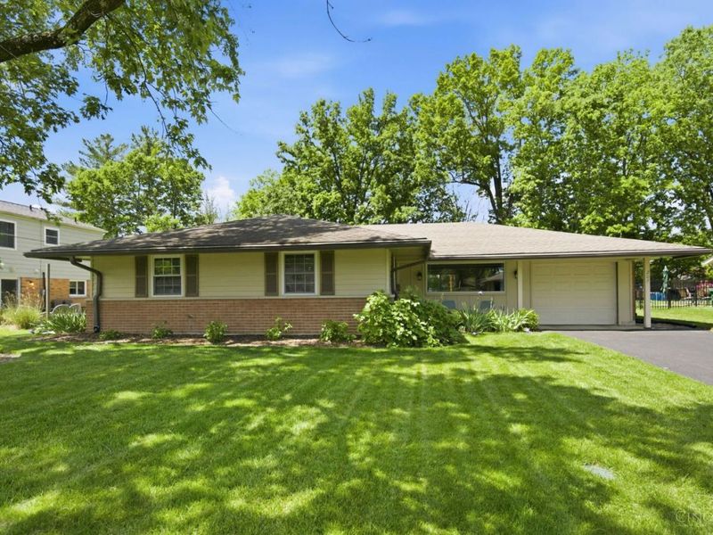 207 Brandenburg Drive, Loveland, OH 45140 Photo 1