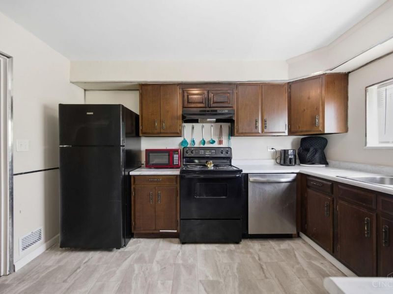 2400 Homestead Place, Cincinnati, OH 45211 Photo 13