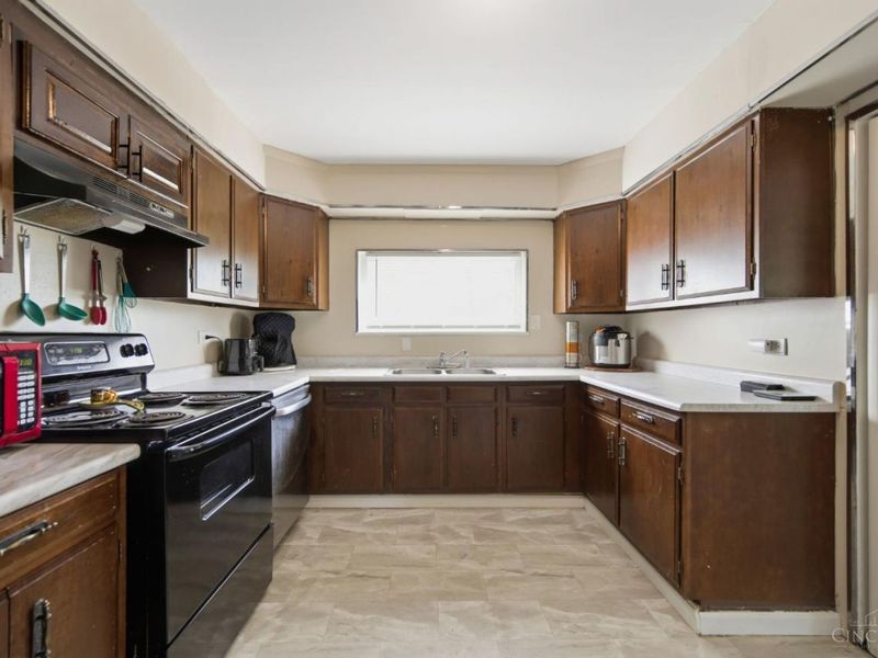 2400 Homestead Place, Cincinnati, OH 45211 Photo 14