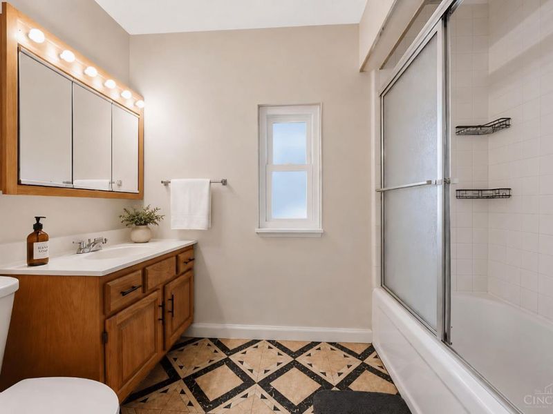 2400 Homestead Place, Cincinnati, OH 45211 Photo 21