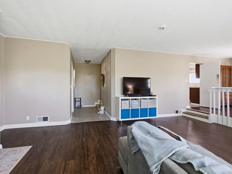 2400 Homestead Place, Cincinnati, OH 45211 Photo 8