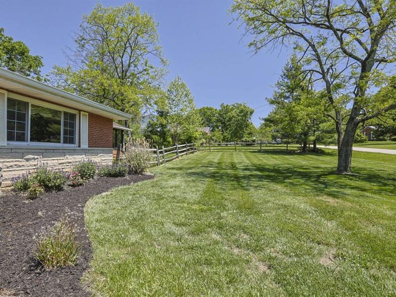 724 Pine Ridge Road, Miami Twp, OH 45150 Photo 3