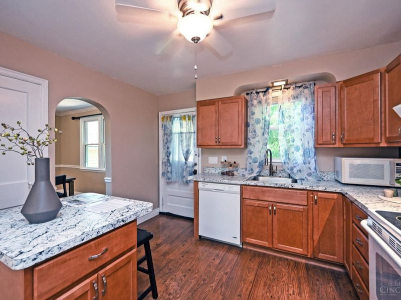 5587 Vogel Road, Cincinnati, OH 45239 Photo 16