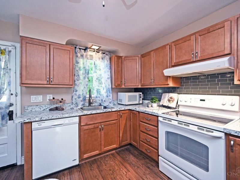 5587 Vogel Road, Cincinnati, OH 45239 Photo 17