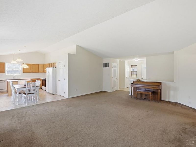 22 Meadowcrest Drive, Franklin, OH 45005 Photo 7