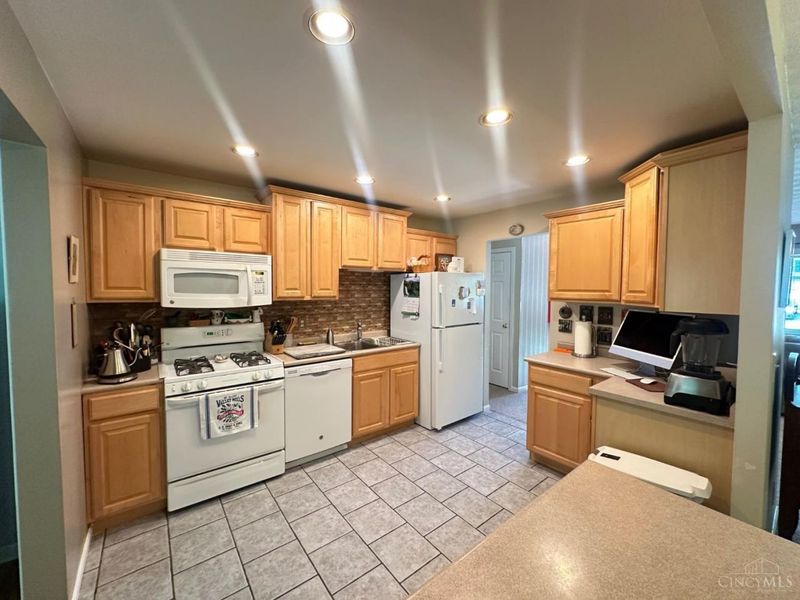 9832 Beau Lane, Springfield Twp., OH 45231 Photo 12