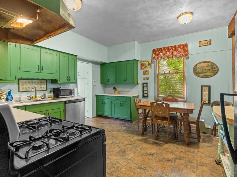 250 E Broadway Street, Loveland, OH 45140 Photo 17