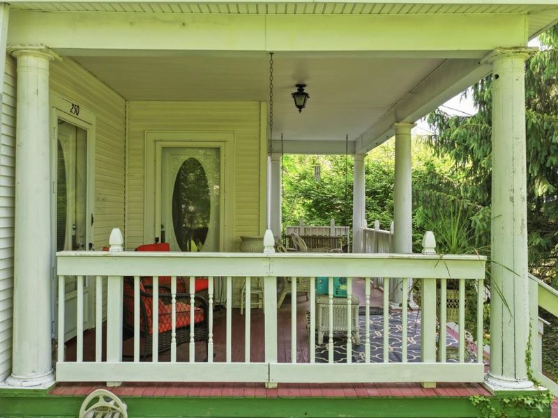 250 E Broadway Street, Loveland, OH 45140 Photo 4
