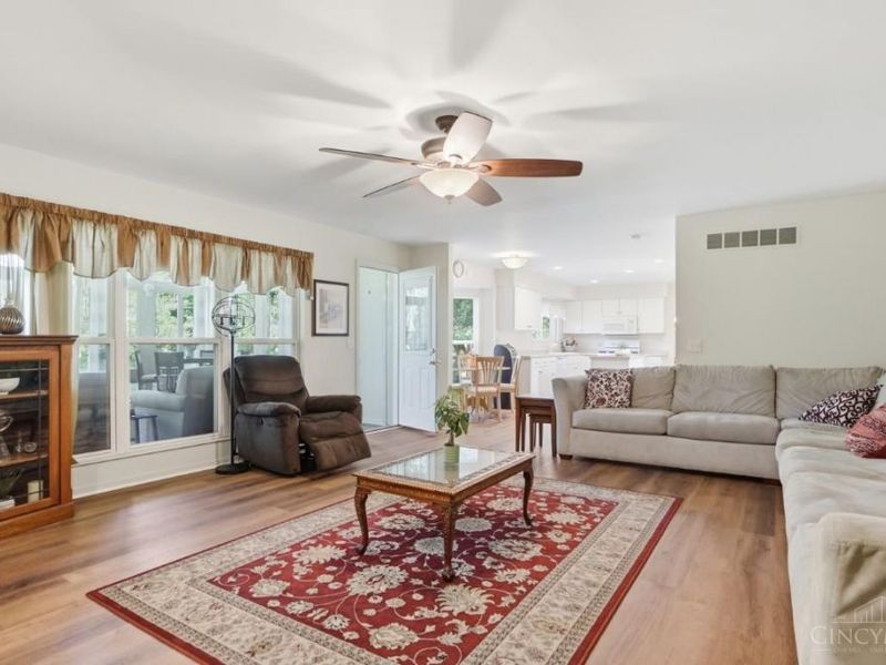 10210 Meadowknoll Drive, Loveland, OH 45140 Photo 26