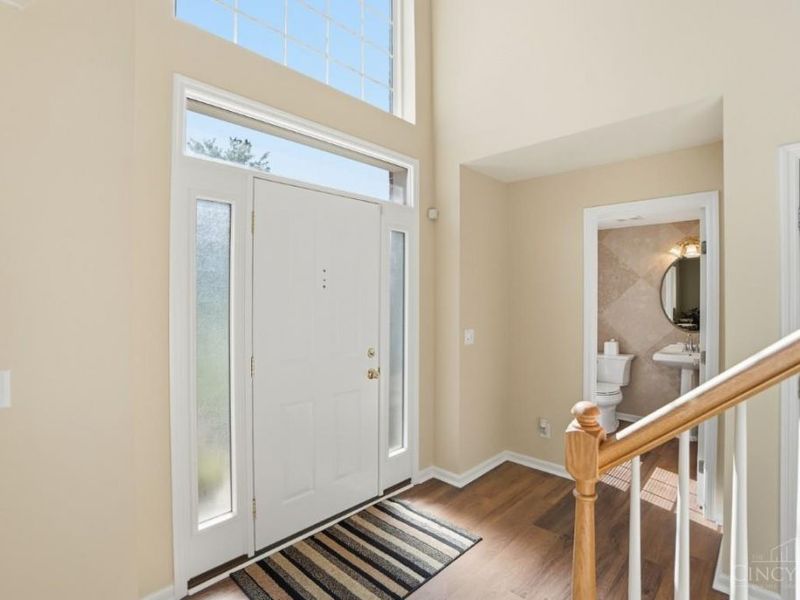 10210 Meadowknoll Drive, Loveland, OH 45140 Photo 5