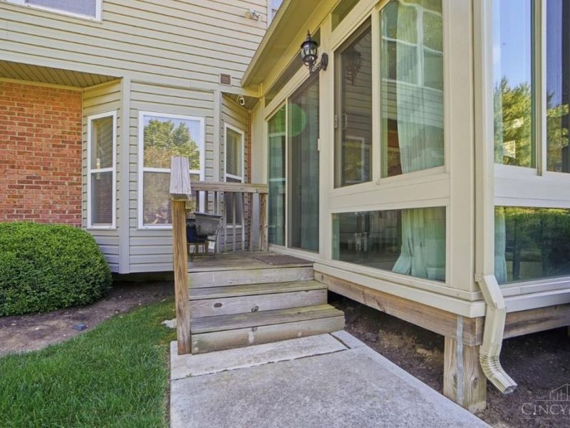 10210 Meadowknoll Drive, Loveland, OH 45140 Photo 55