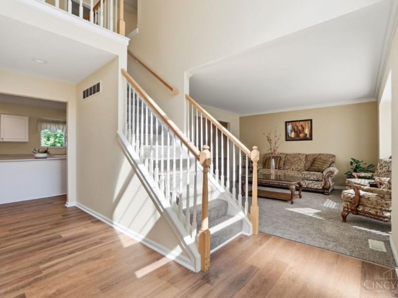 10210 Meadowknoll Drive, Loveland, OH 45140 Photo 7