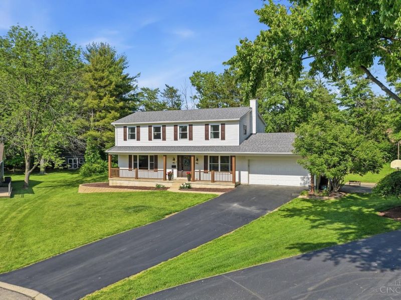 9870 Belleford Court, Montgomery, OH 45242 Photo 2