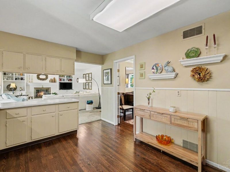 7996 Woody Hollow Drive, West Chester, OH 45241 Photo 12