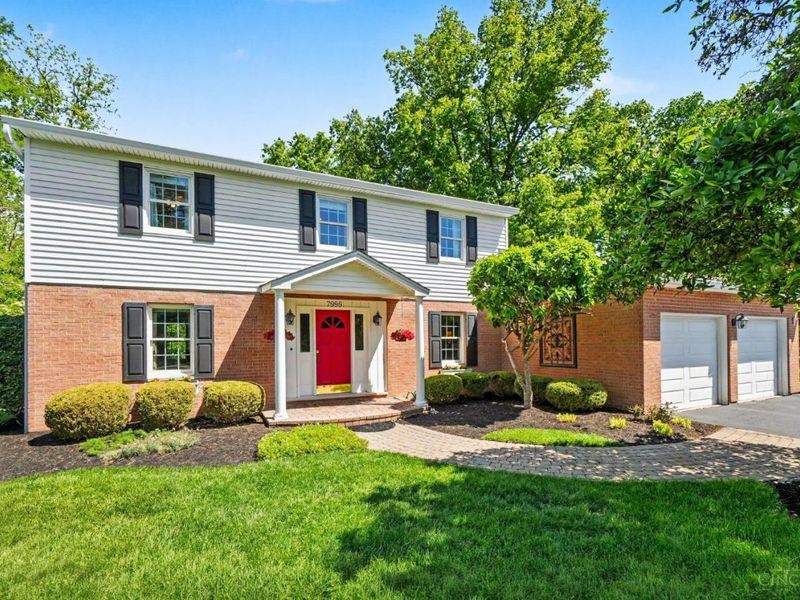 7996 Woody Hollow Drive, West Chester, OH 45241 Photo 2