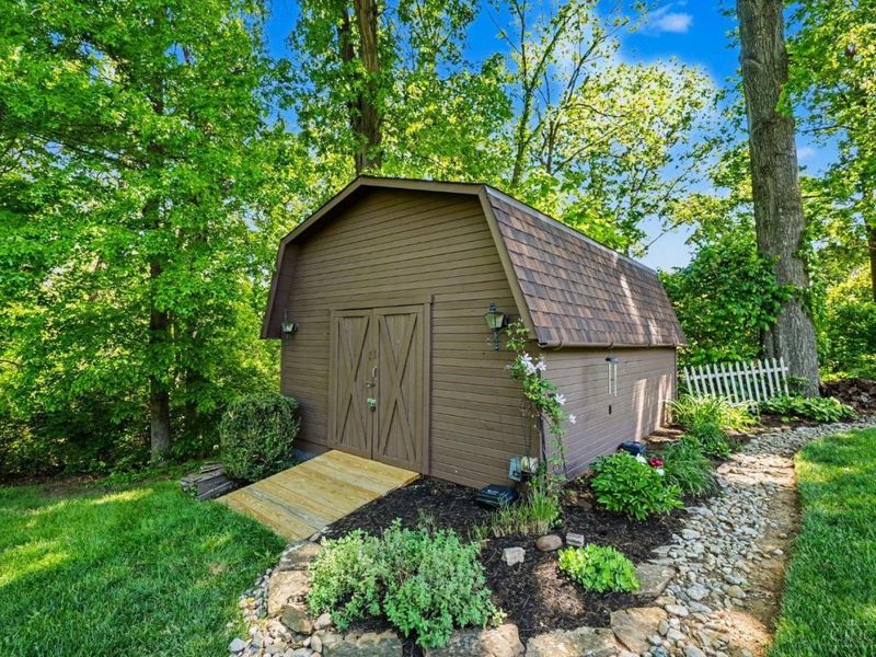 7996 Woody Hollow Drive, West Chester, OH 45241 Photo 35
