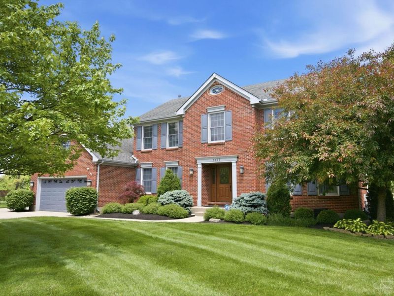 7220 Rolling Meadows Drive, West Chester, OH 45069 Photo 1