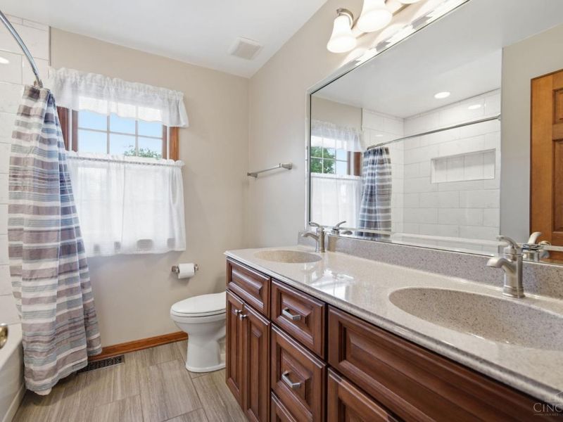 7220 Rolling Meadows Drive, West Chester, OH 45069 Photo 26