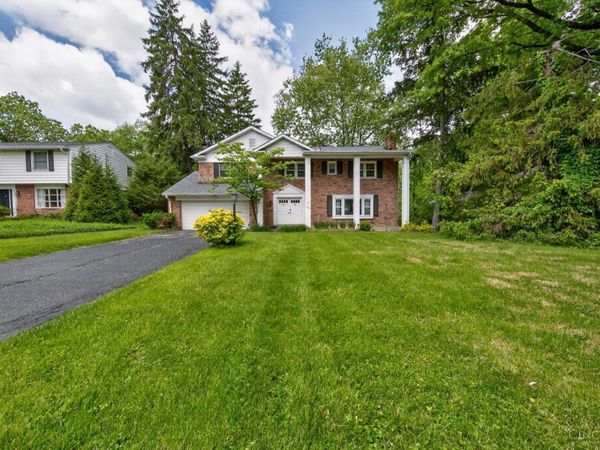 355 Circlewood Lane, Wyoming, OH 45215