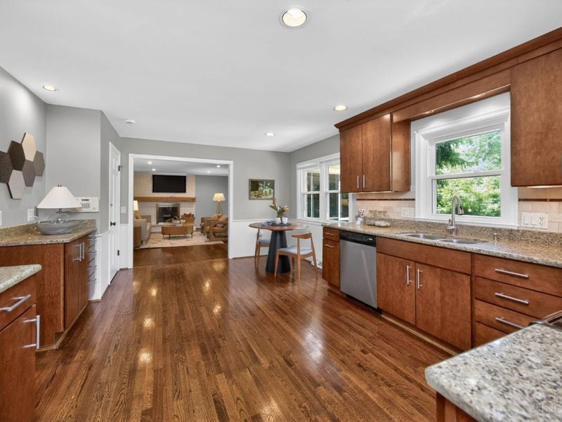 355 Circlewood Lane, Wyoming, OH 45215 Photo 10