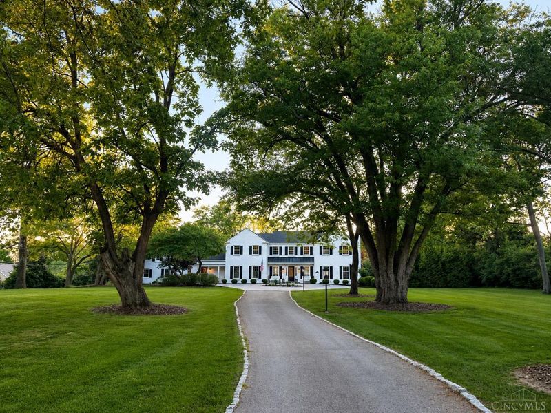 4895 Drake Road, Indian Hill, OH 45243 Photo 4