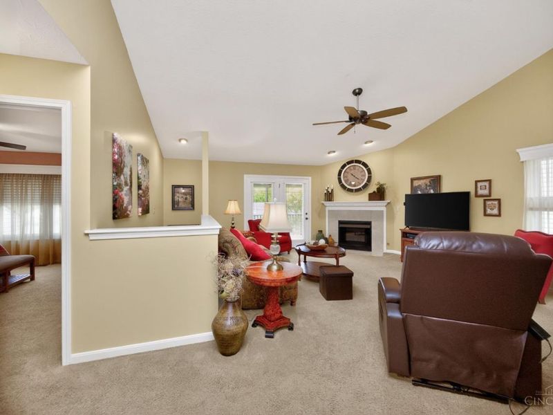 4977 Kleeman Green Drive, Green Township, OH 45211 Photo 13