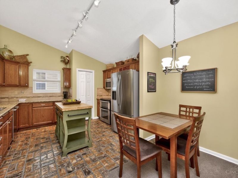 4977 Kleeman Green Drive, Green Township, OH 45211 Photo 17