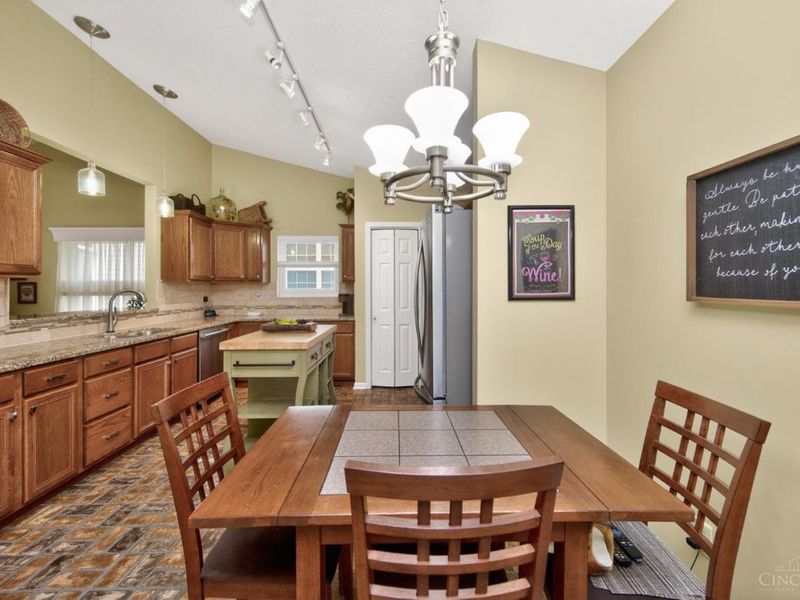 4977 Kleeman Green Drive, Green Township, OH 45211 Photo 20