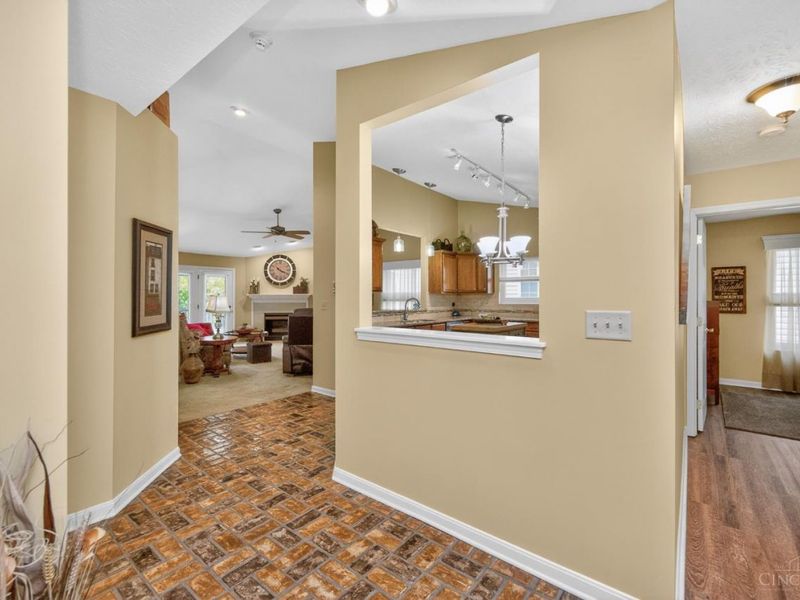 4977 Kleeman Green Drive, Green Township, OH 45211 Photo 23