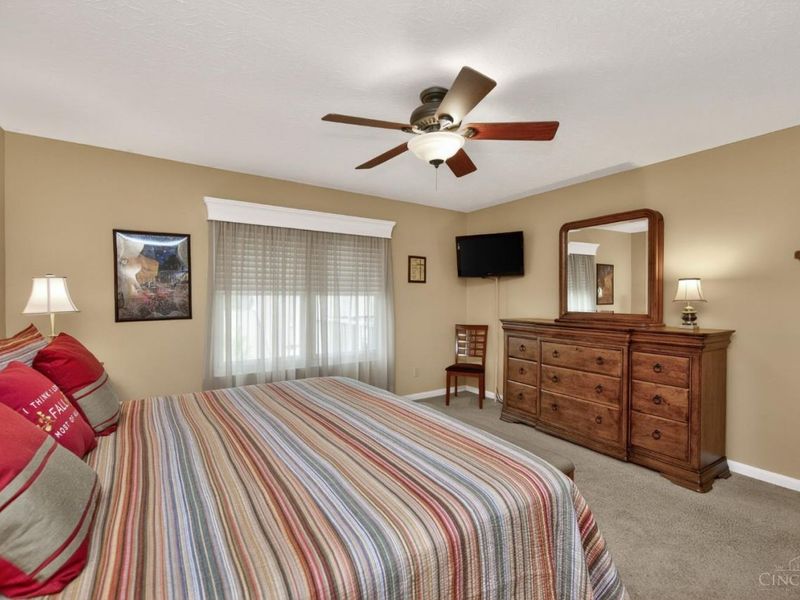 4977 Kleeman Green Drive, Green Township, OH 45211 Photo 28