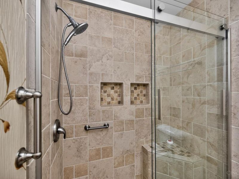4977 Kleeman Green Drive, Green Township, OH 45211 Photo 32