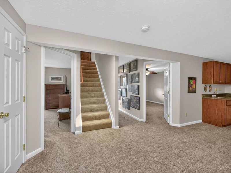 4977 Kleeman Green Drive, Green Township, OH 45211 Photo 38