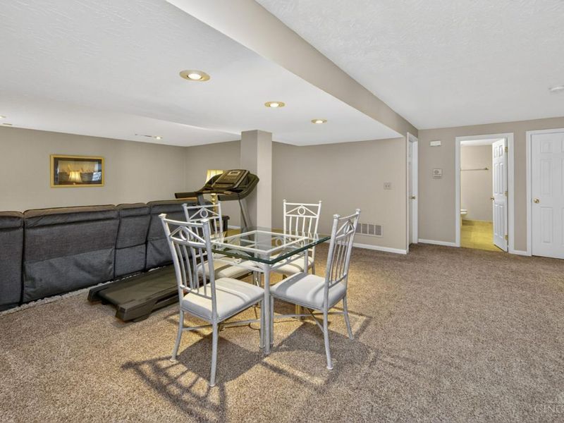 4977 Kleeman Green Drive, Green Township, OH 45211 Photo 42