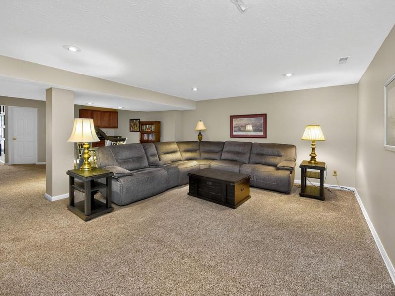 4977 Kleeman Green Drive, Green Township, OH 45211 Photo 43