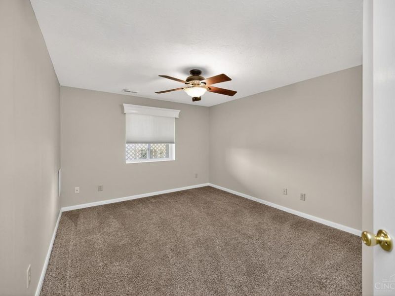 4977 Kleeman Green Drive, Green Township, OH 45211 Photo 46