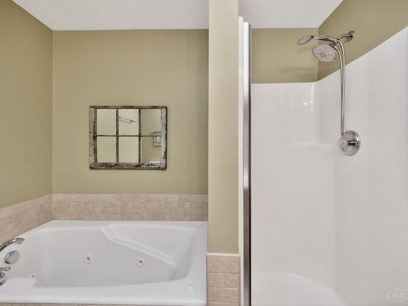 4977 Kleeman Green Drive, Green Township, OH 45211 Photo 52