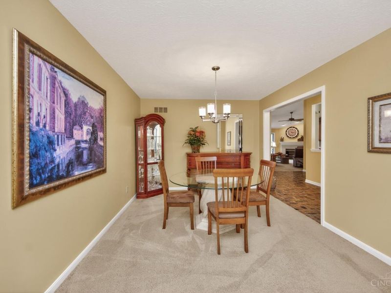 4977 Kleeman Green Drive, Green Township, OH 45211 Photo 7