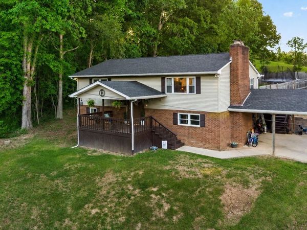 1876 St Rt 1458 , Flatwoods, KY 41139
