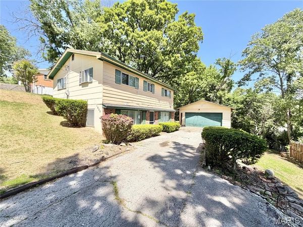 1908 Main Drive , High Ridge, MO 63049