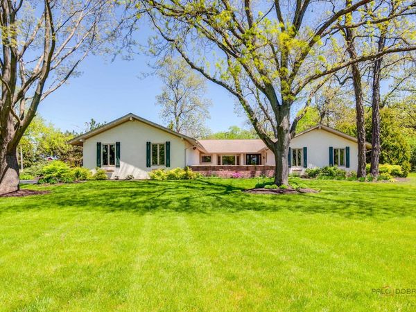 2 Acorn Drive , Hawthorn Woods, IL 60047