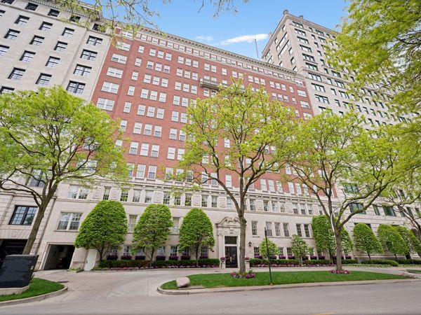 219 E Lake Shore Drive , Unit 6AB, Chicago, IL 60611