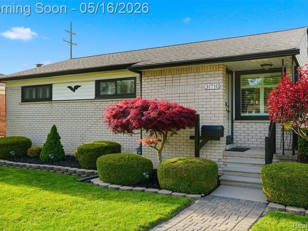 31710 Maplewood Street, Garden City, MI 48135
