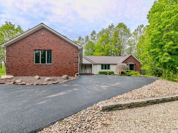 11530 Blackberry Lane , Chesterland, OH 44026