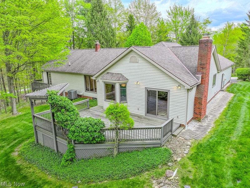 11530 Blackberry Lane, Chesterland, OH 44026 Photo 3
