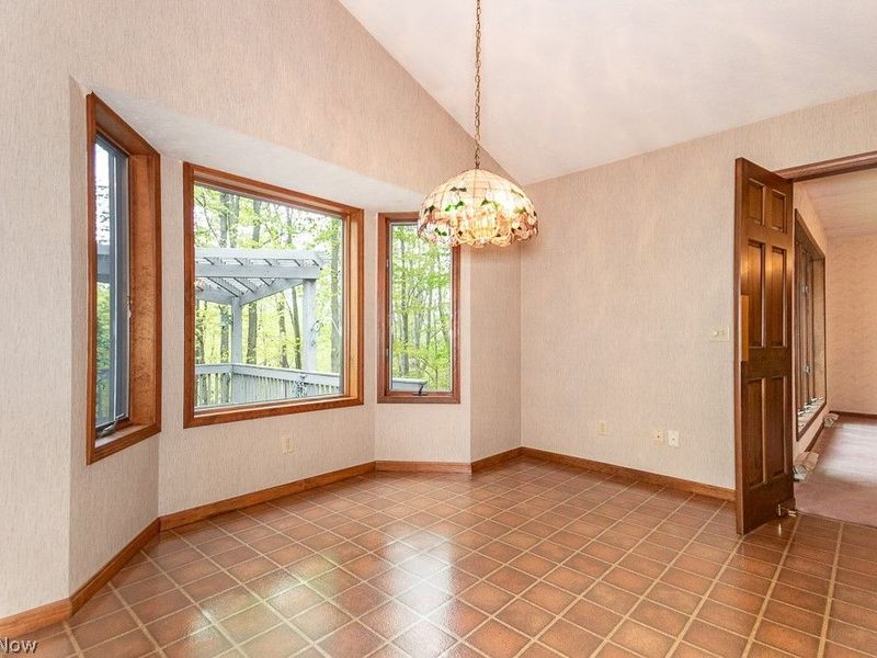 11530 Blackberry Lane, Chesterland, OH 44026 Photo 9