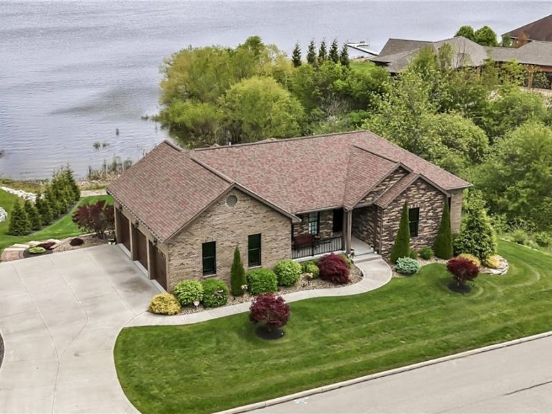 147 Heron Bay Drive, Poland, OH 44514 Photo 1