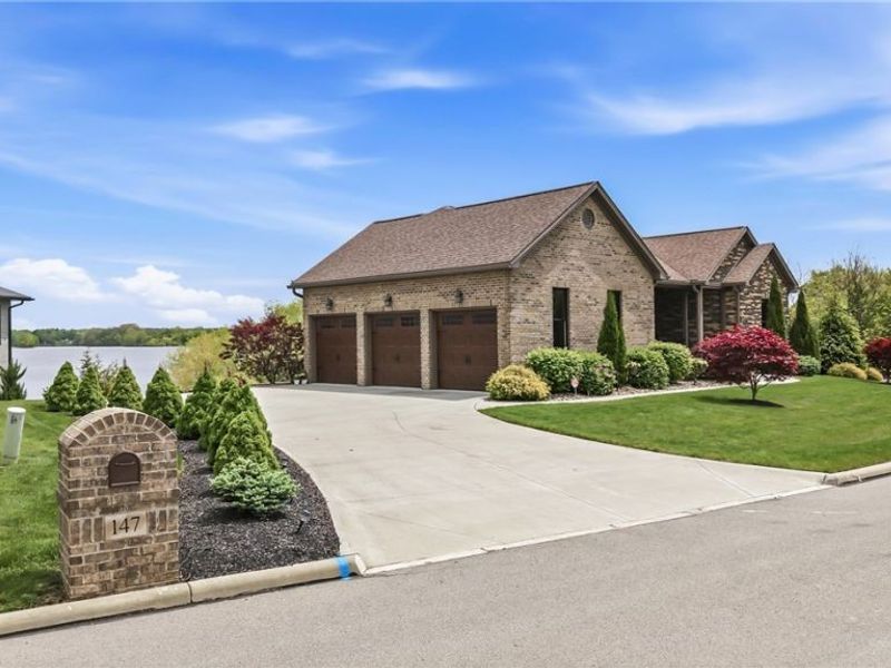 147 Heron Bay Drive, Poland, OH 44514 Photo 4