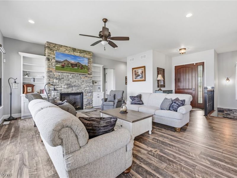147 Heron Bay Drive, Poland, OH 44514 Photo 7