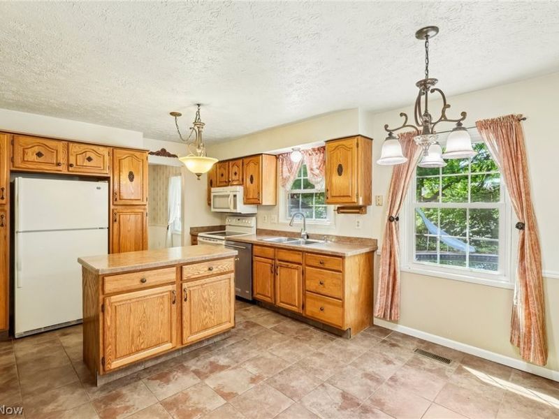 337 Wolf Avenue , Wadsworth, OH 44281 Photo 6