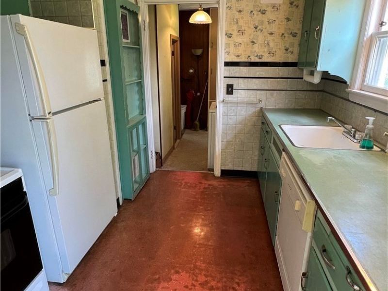 7317 Parma Park Boulevard, Parma, OH 44130 Photo 10